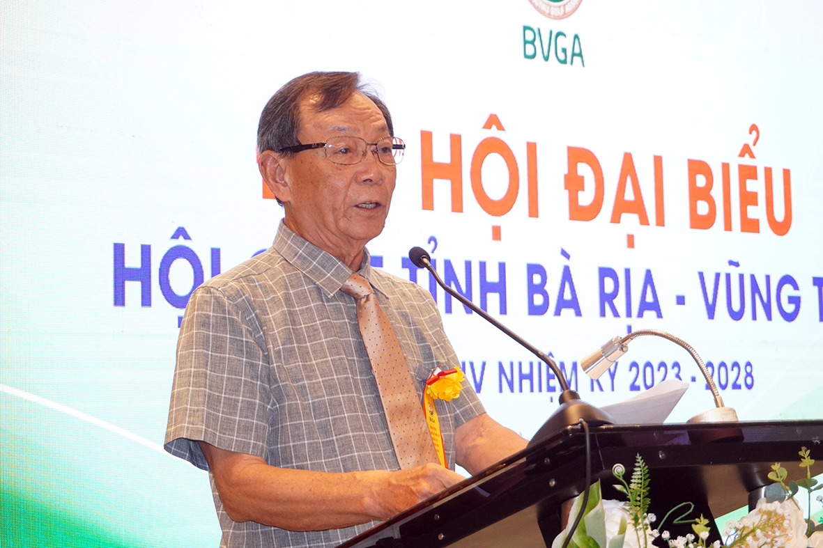 Ông Nguyễn Phước Lộc, Chủ tịch Hội Golf tỉnh nhiệm kỳ 2018-2023 phát biểu khai mạc Đại hội.