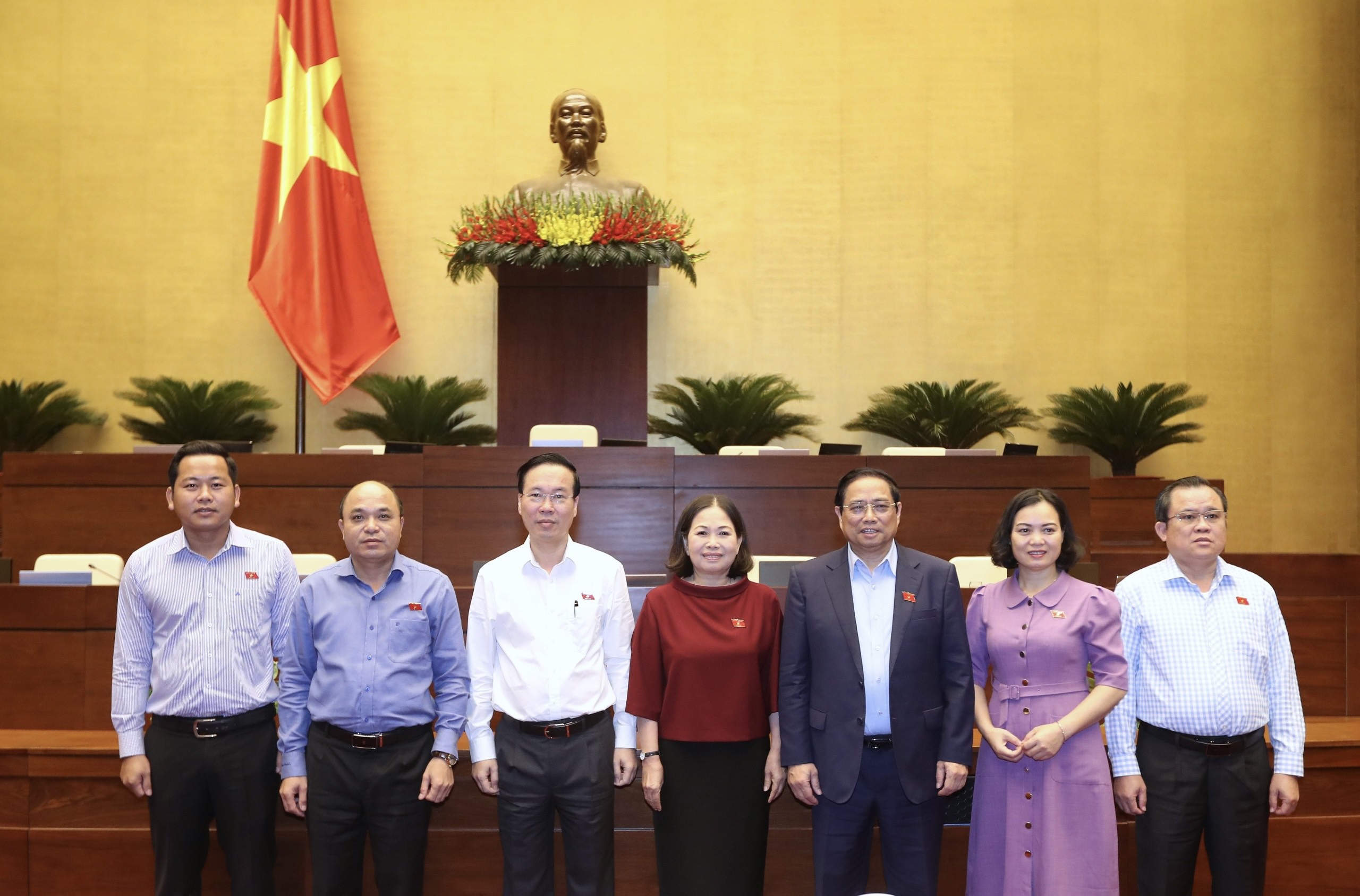 Đoàn ĐBQH tỉnh Bà Rịa-Vũng Tàu chụp ảnh lưu niệm với lãnh đạo Đảng, Nhà nước tại phiên họp.