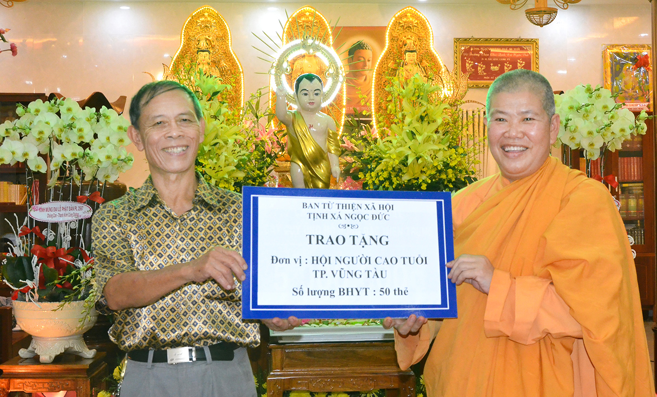 Mùa Phật đản đong đầy yêu thương