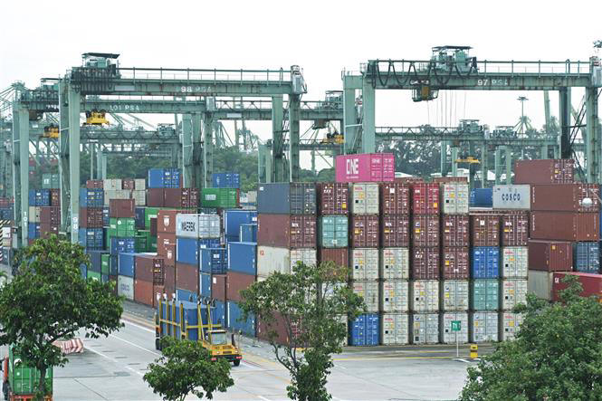 Quang cảnh một cảng container của Singapore.