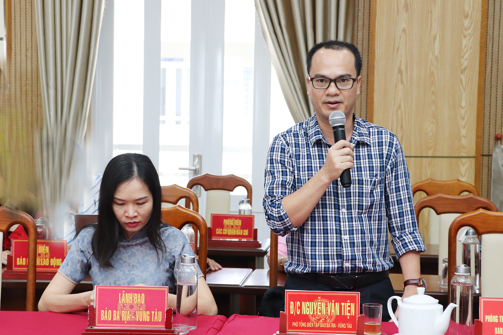 Ông Nguyễn Văn Tiện, Phó Tổng Biên tập Báo Bà Rịa-Vũng Tàu đề xuất địa phương cần kết nối chặt chẽ hơn với các cơ quan thông tấn báo chí.