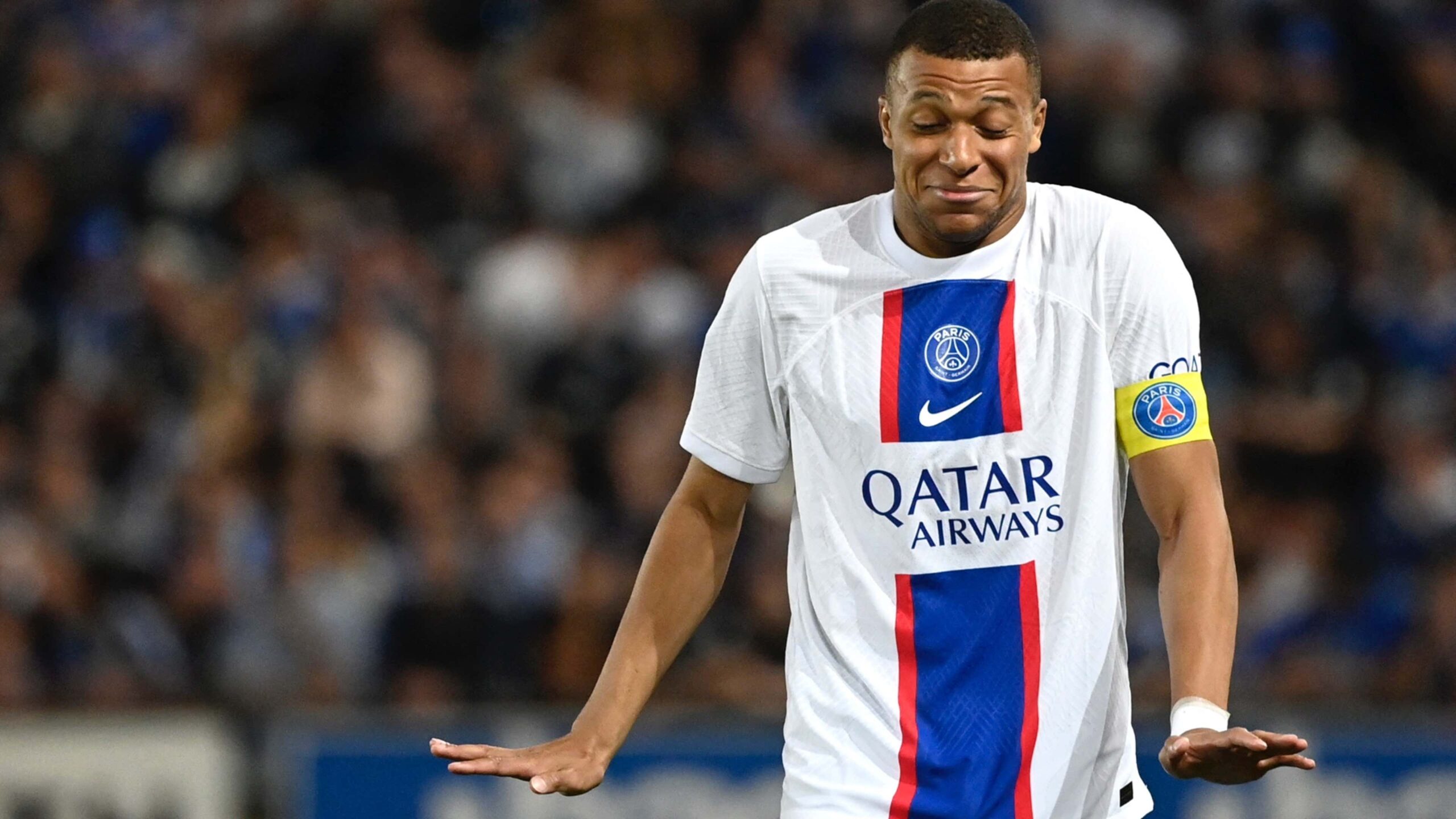 PSG đề nghị Mbappe hợp đồng trị giá 1 tỷ euro.