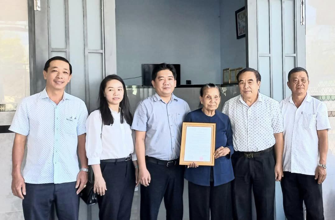 Huyện Đất Đỏ bàn giao nhà tình nghĩa cho gia đình bà Trần Thị Đặng.