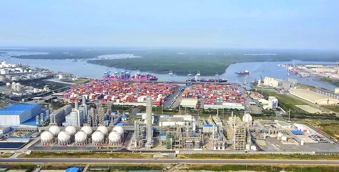 Công ty TNHH hóa dầu Long Sơn đang phấn đấu hoàn thành kế hoạch đưa vào vận hành thử nghiệm toàn bộ tổ hợp từ tháng 9/2023.