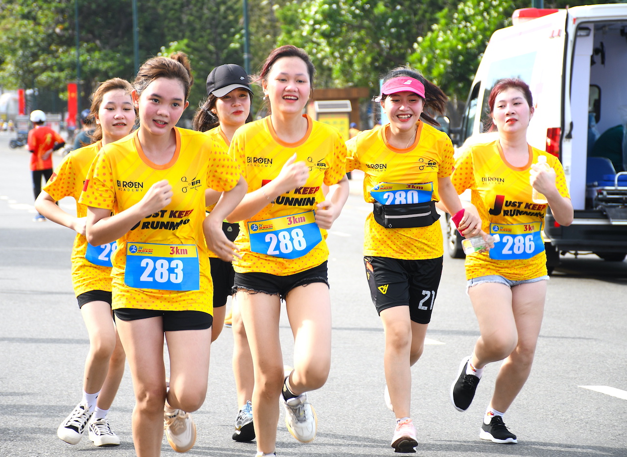 Bước chạy mạnh mẽ của bóng hồng tại Giải Việt dã Báo Bà Rịa-Vũng Tàu