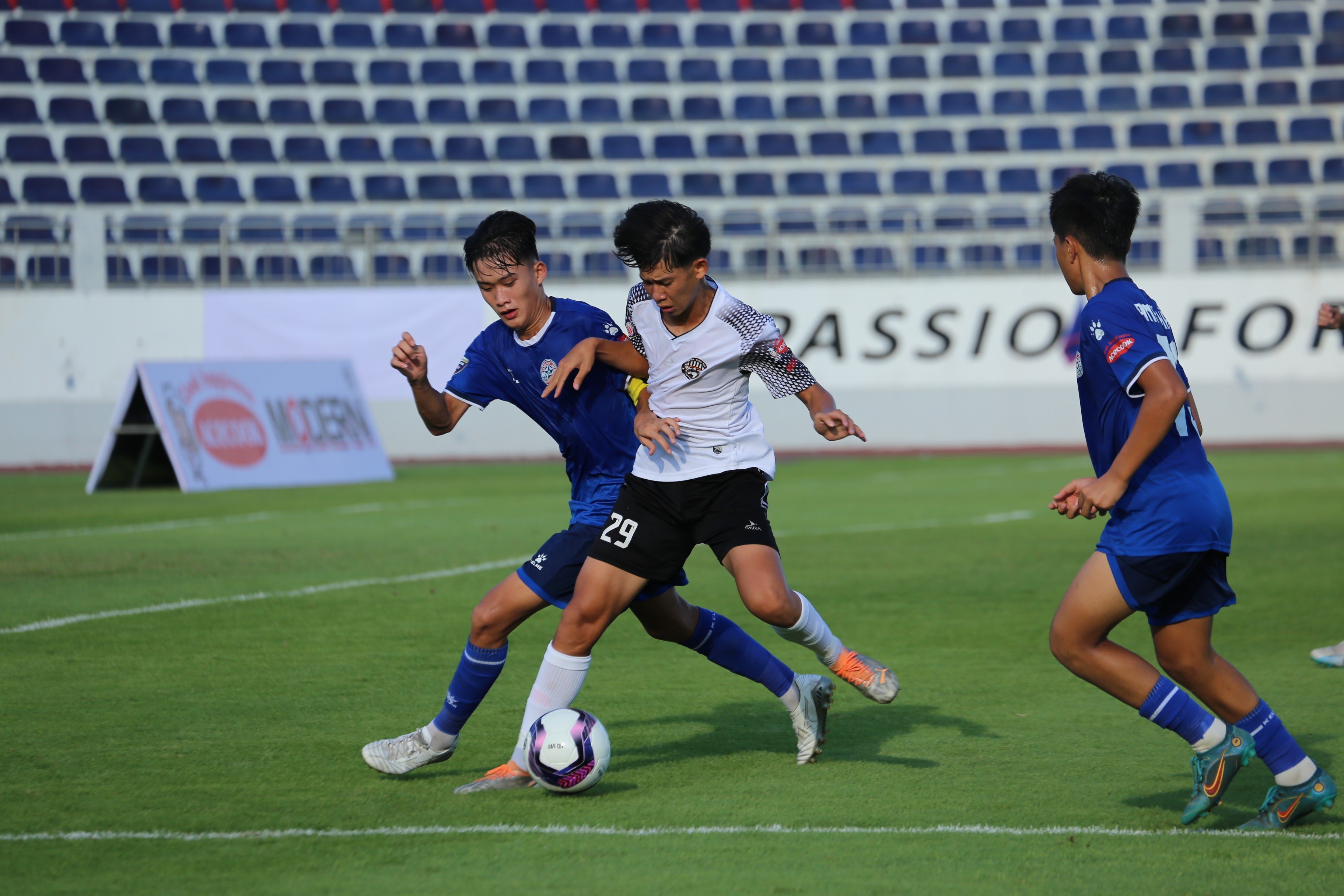 Các cầu thủ U15 Bà Rịa - Vũng Tàu xuất sắc giành chiến thắng 2-1 trước PVF- CAND