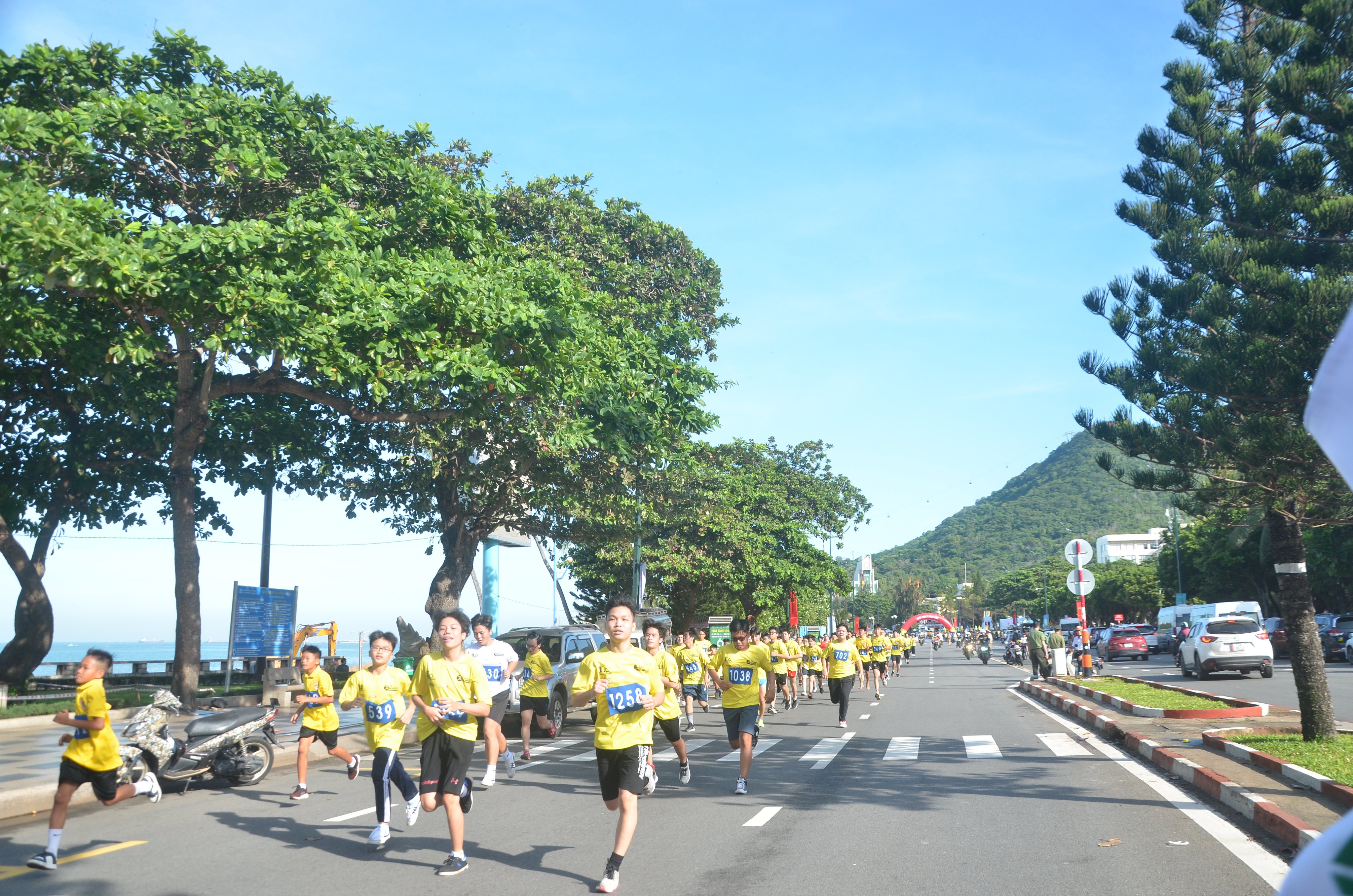 VĐV nam cự ly 5km phong trào thi đấu tại Giải Việt dã Báo Bà Rịa-Vũng Tàu lần thứ 23.