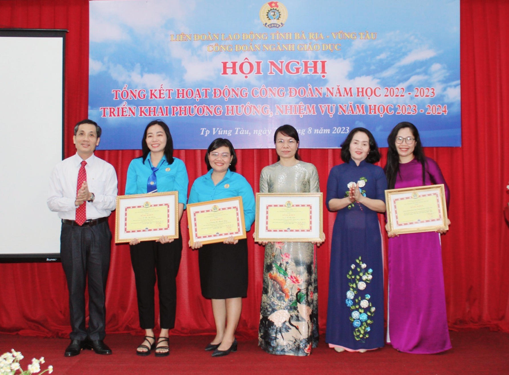 Năm học 2022-2023, CĐN Giáo dục tỉnh và 3 cá nhân được nhận Bằng khen của Công đoàn Giáo dục Việt Nam.
