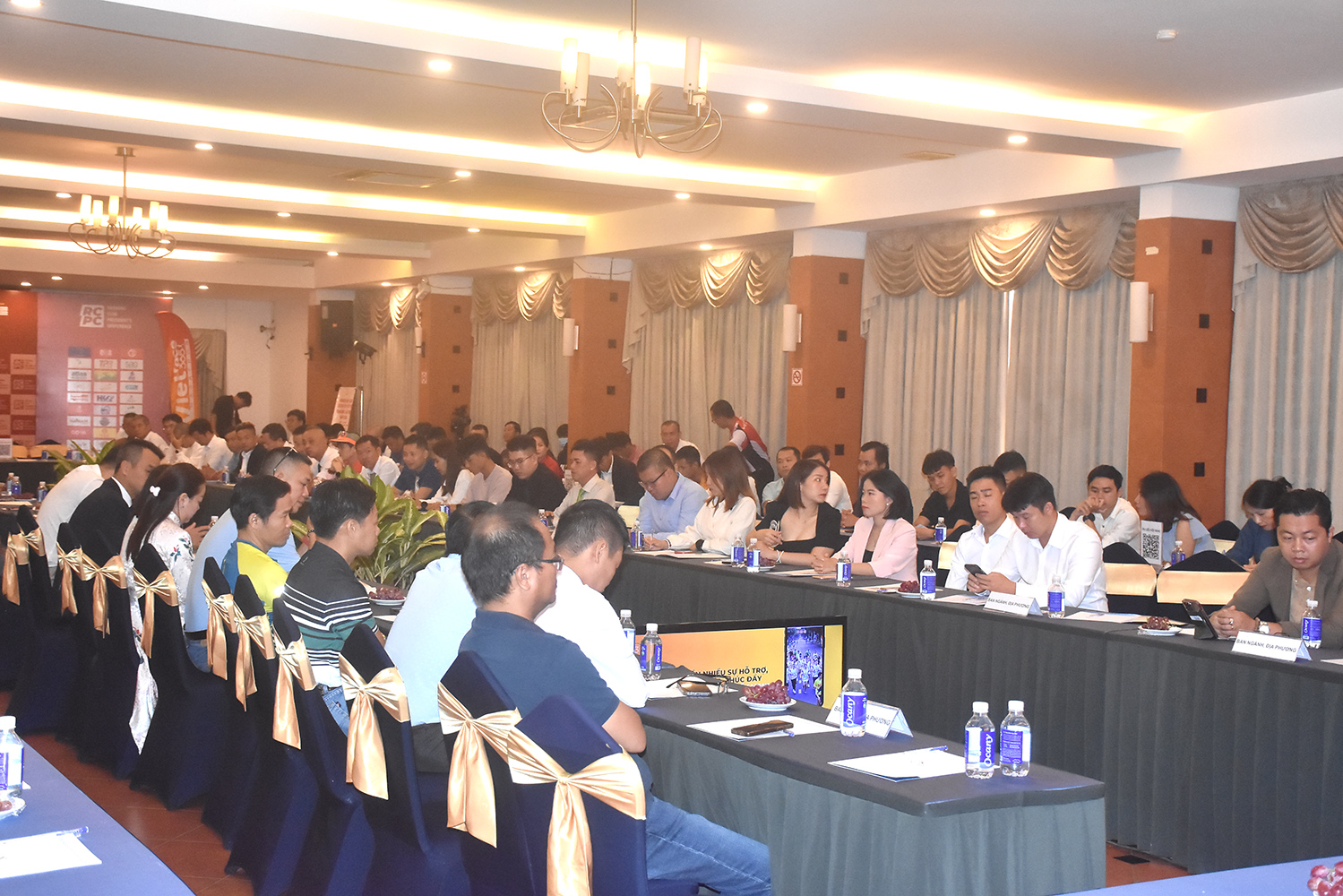 100 đại biểu tham dự Hội nghị Chủ tịch các CLB chạy bộ phong trào toàn quốc lần thứ nhất năm 2023