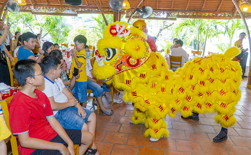 Đem trung thu yêu thương, nghĩa tình đến với con, em hội viên