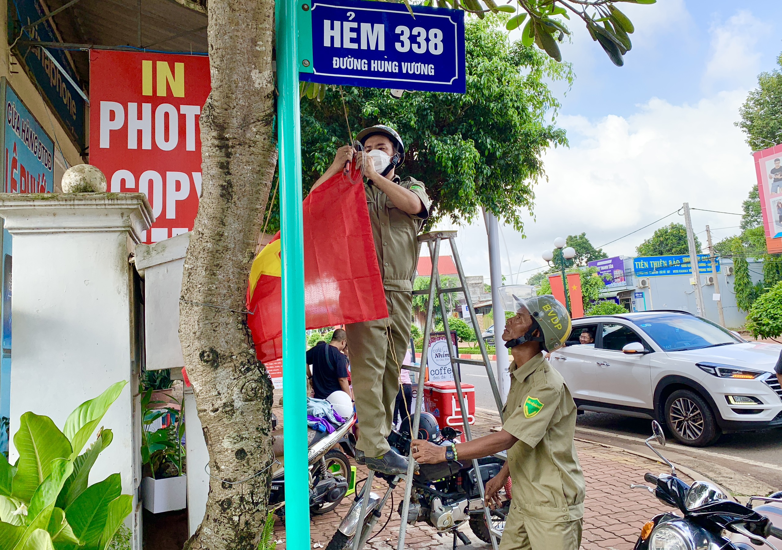 ...đến các tuyến đường chính trên địa bàn TT. Ngãi Giao, huyện Châu Đức. Ảnh: THÁI BÌNH.