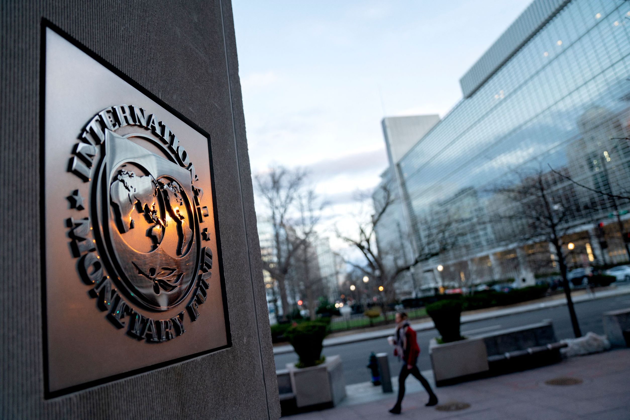 Biểu tượng IMF tại Washington, DC, Mỹ.