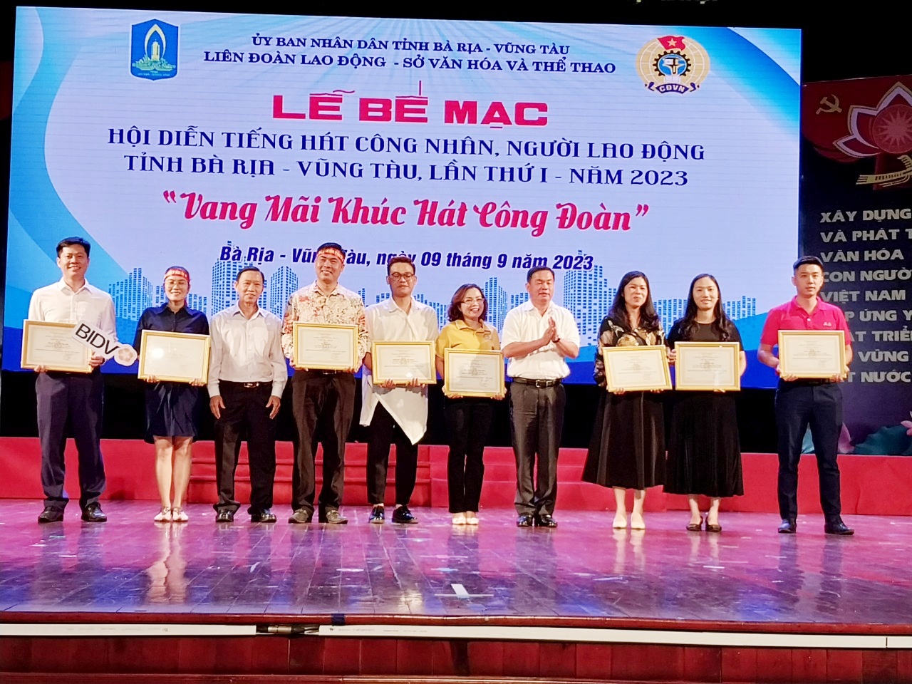 Sau gần 3 ngày diễn ra, hội diễn đã khép lại thành công tốt đẹp với nhiều tiết mục xuất sắc được trao giải. 