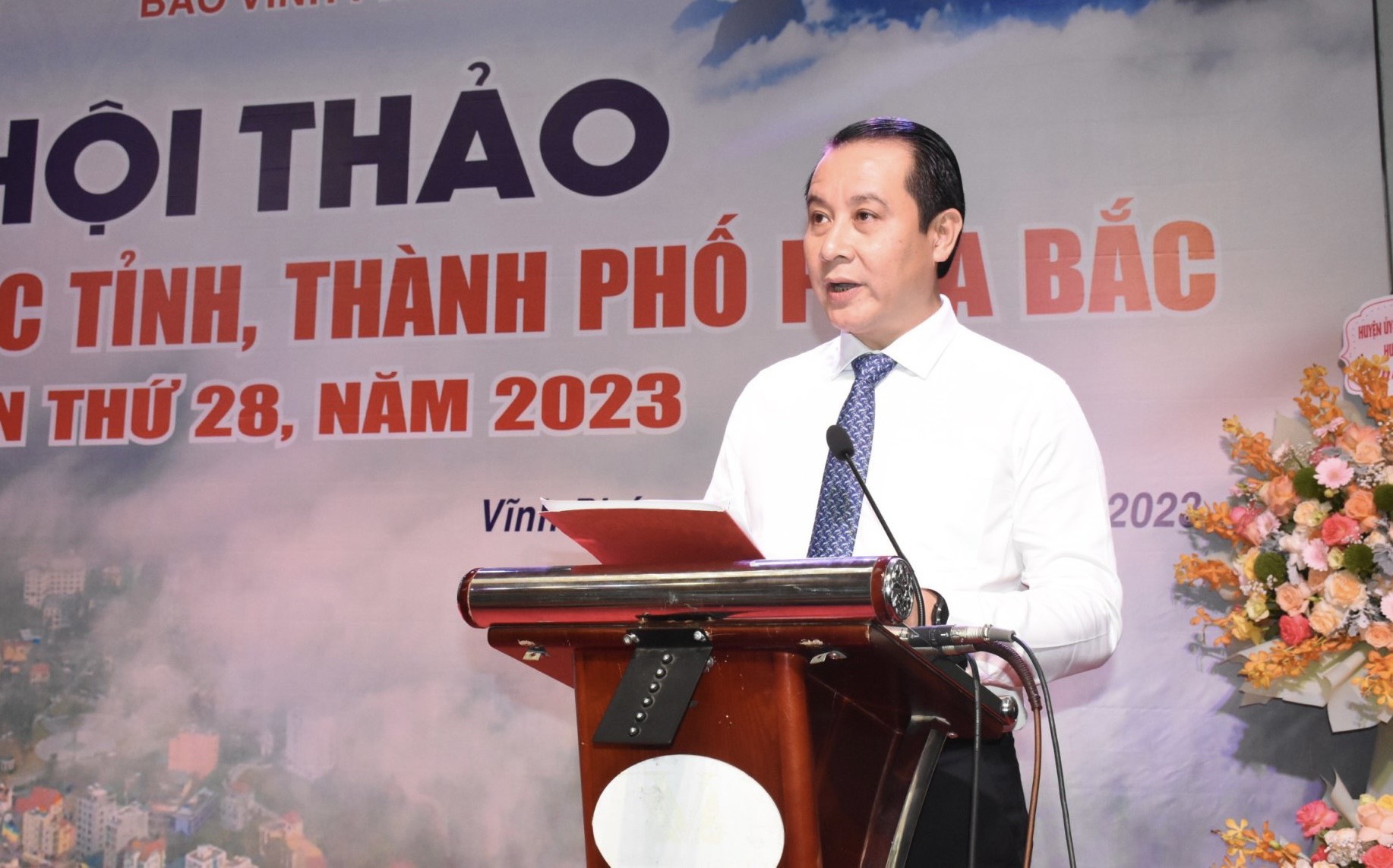 Ông Phạm Hoàng Anh, Phó Bí thư Thường trực Tỉnh ủy Vĩnh Phúc phát biểu chào mừng tại hội thảo