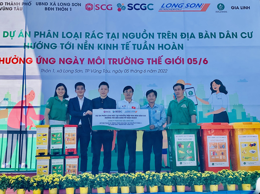LSP trao tặng 300 thùng rác cho TP.Vũng Tàu để thực hiện dự án 