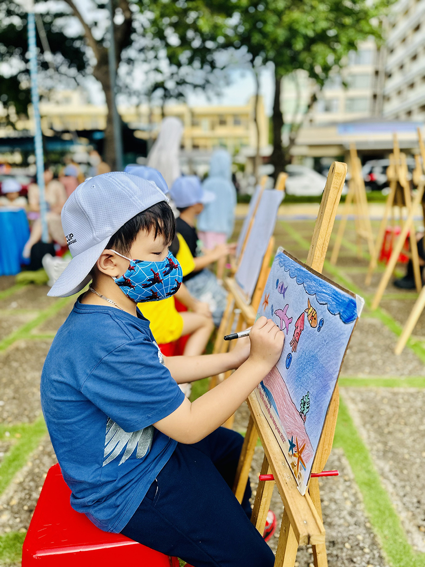 Ngoài hoạt động phân loại rác tại nguồn, TP.Vũng Tàu cũng yêu cầu các trường học tổ chức thêm hoạt động vẽ tranh bảo vệ môi trường, tìm hiểu về đa dạng sinh học...
