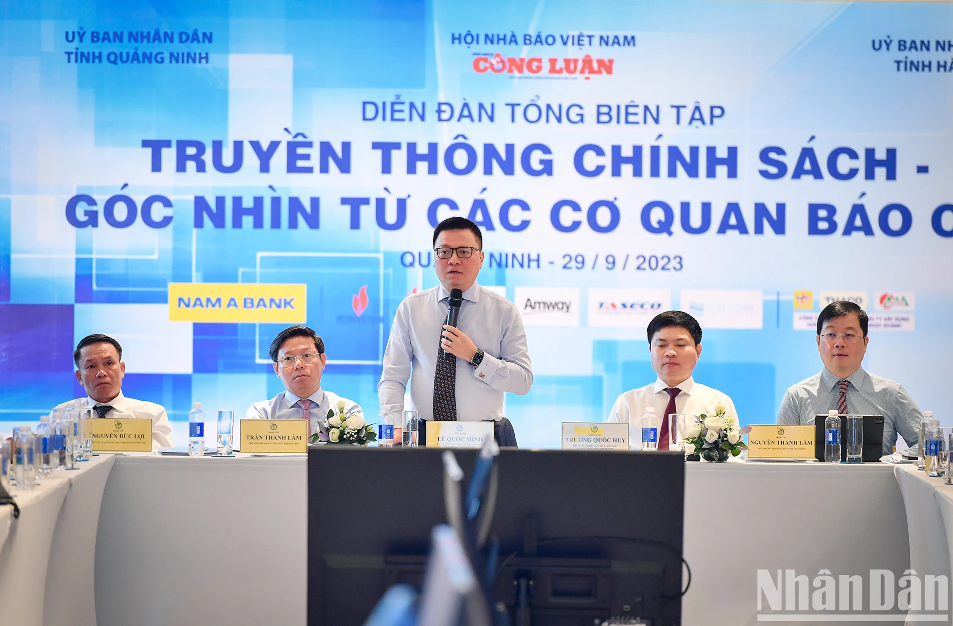 Ông Lê Quốc Minh, Ủy viên Trung ương Đảng, Phó Trưởng Ban Tuyên giáo Trung ương, Chủ tịch Hội Nhà báo Việt Nam, Tổng Biên tập Báo Nhân Dân, phát biểu tại diễn đàn. Ảnh: THÀNH ĐẠT