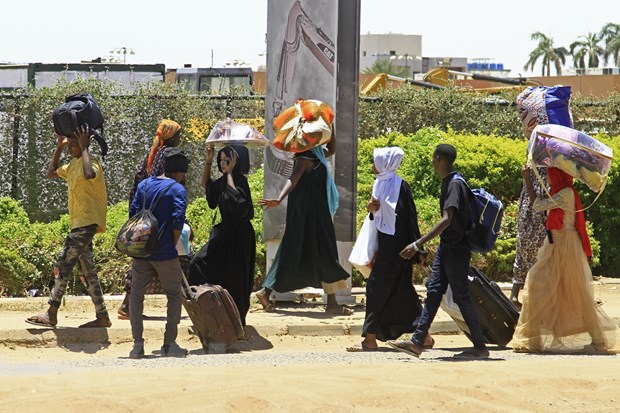 Người dân sơ tán tránh xung đột tại Khartoum, Sudan.