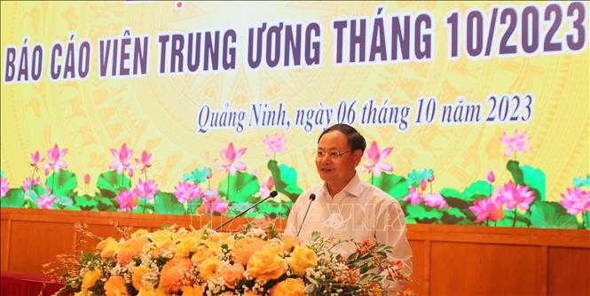 Thứ trưởng Bộ Tài nguyên và Môi trường Lê Minh Ngân thông tin chuyên đề về quy hoạch không gian Biển đảo Việt Nam tại Hội nghị. Ảnh: TTXVN