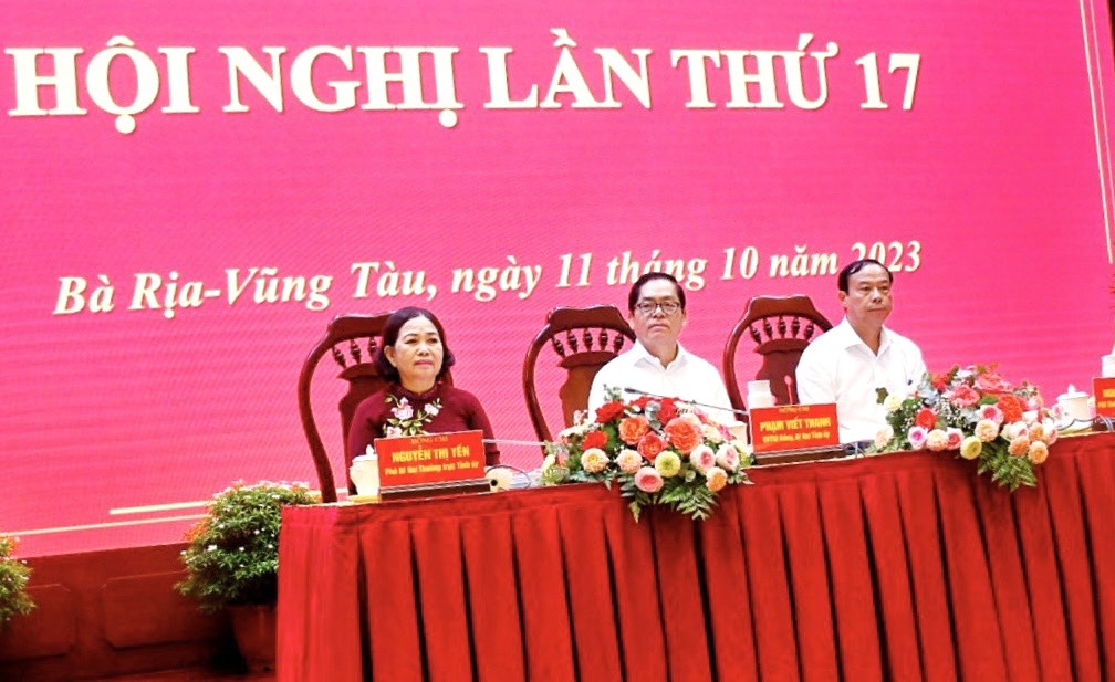 Ông Phạm Viết Thanh, Ủy viên Trung ương Đảng, Bí thư tỉnh ủy, Chủ tịch HĐND tỉnh; bà Nguyễn Thị Yến, Phó Bí thư Thường trực Tỉnh ủy, Trưởng Đoàn ĐBQH tỉnh; ông Nguyễn Văn Thọ, Phó Bí thư Tỉnh ủy, Chủ tịch UBND tỉnh đồng chủ trì hội nghị.