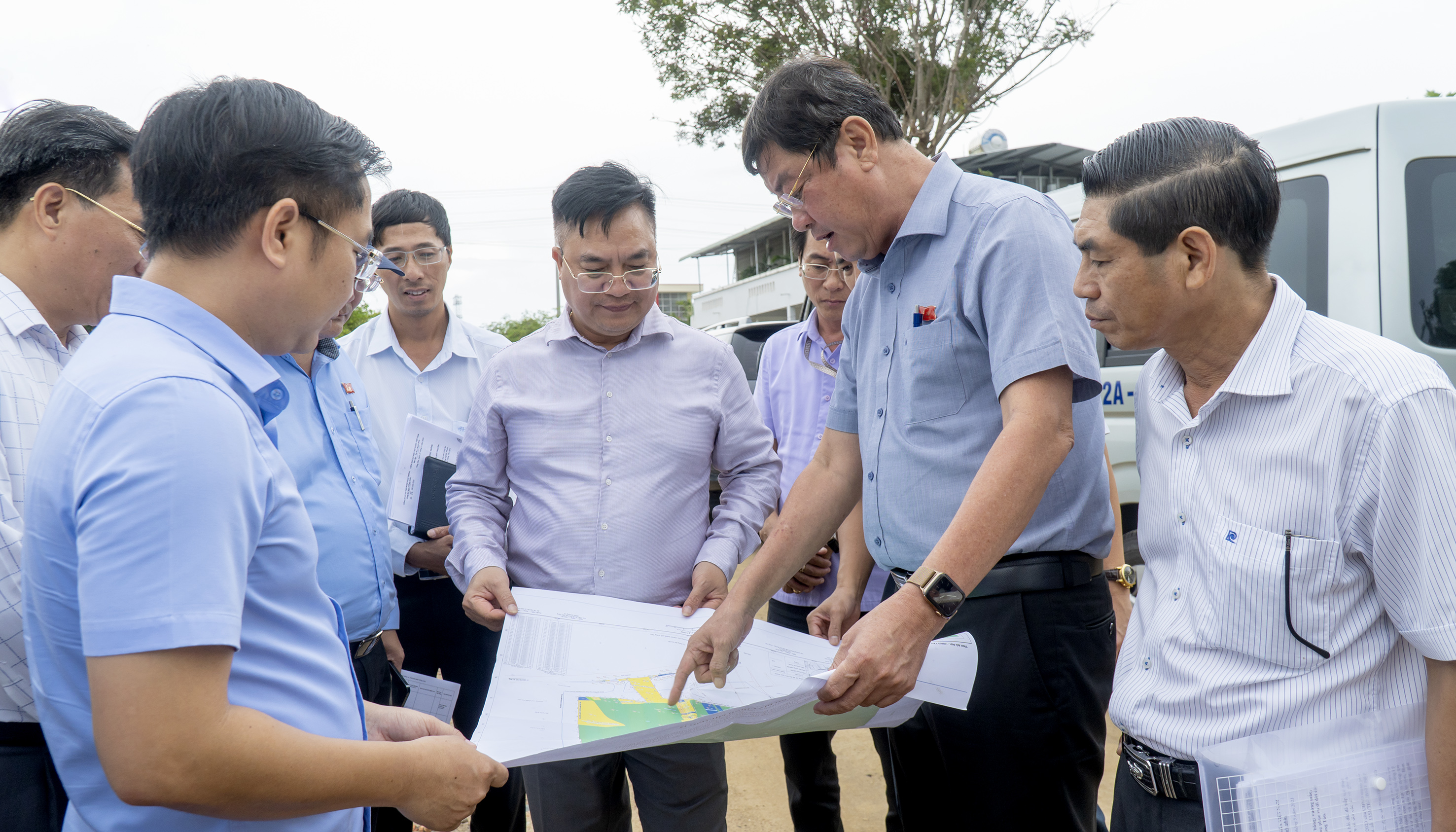 Ông Hoàng Vũ Thảnh, Chủ tịch UBND TP. Vũng Tàu cùng lãnh đạo thành phố kiểm tra tiến độ các công trình xây dựng trên địa bàn TP. Vũng Tàu nhằm thực hiện kế hoạch năm chỉnh trang đô thị