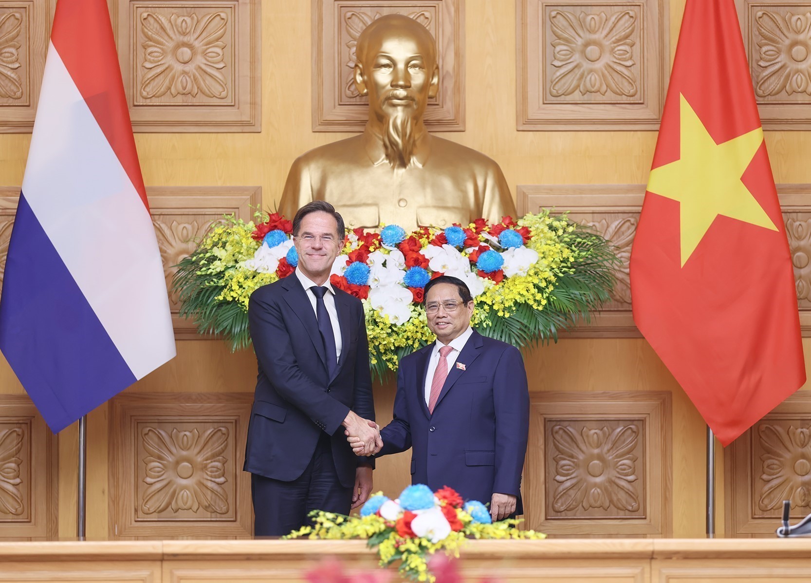 Thủ tướng Phạm Minh Chính và Thủ tướng Hà Lan Mark Rutte tại buổi hội đàm.