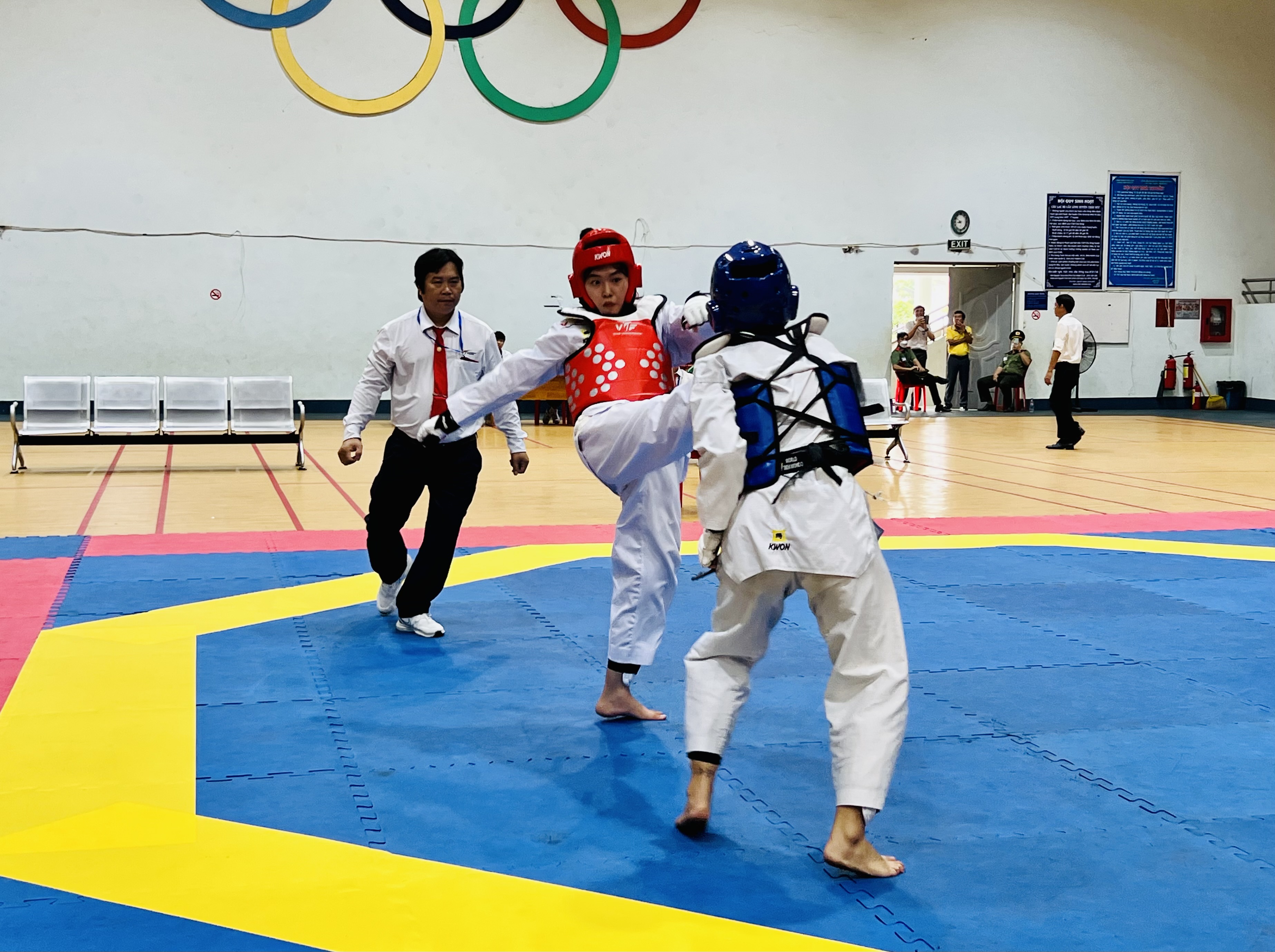 Bà Rịa-Vũng Tàu sẽ đăng cai tổ chức Giải vô địch Taekwondo vận động viên xuất sắc quốc gia lần thứ I năm 2023. Trong ảnh: Các VĐV Taekwondo thi đấu tại giải mở rộng tỉnh năm 2023.