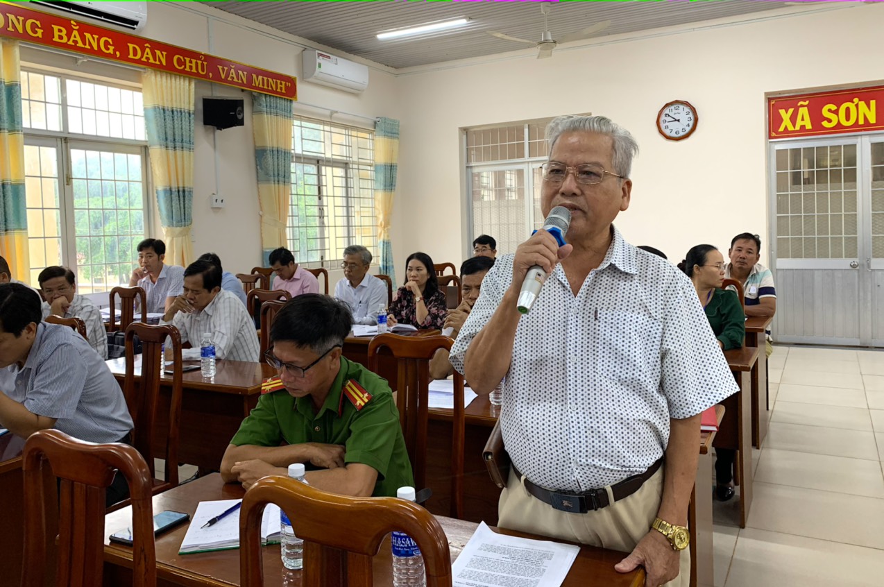 Cử tri Nguyễn Văn Việt  (thôn Sơn Lập, xã Sơn Bình, huyện Châu Đức) kiến nghị giám sát chất lượng đường giao thông nông thôn. 