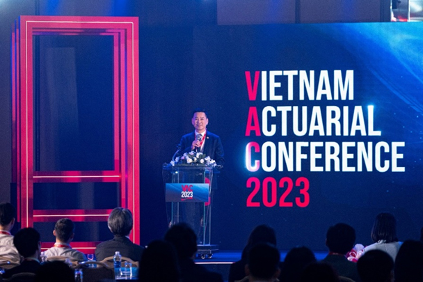 Ông Phương Tiến Minh, Tổng Giám Đốc Prudential Việt Nam phát biểu tại Hội nghị