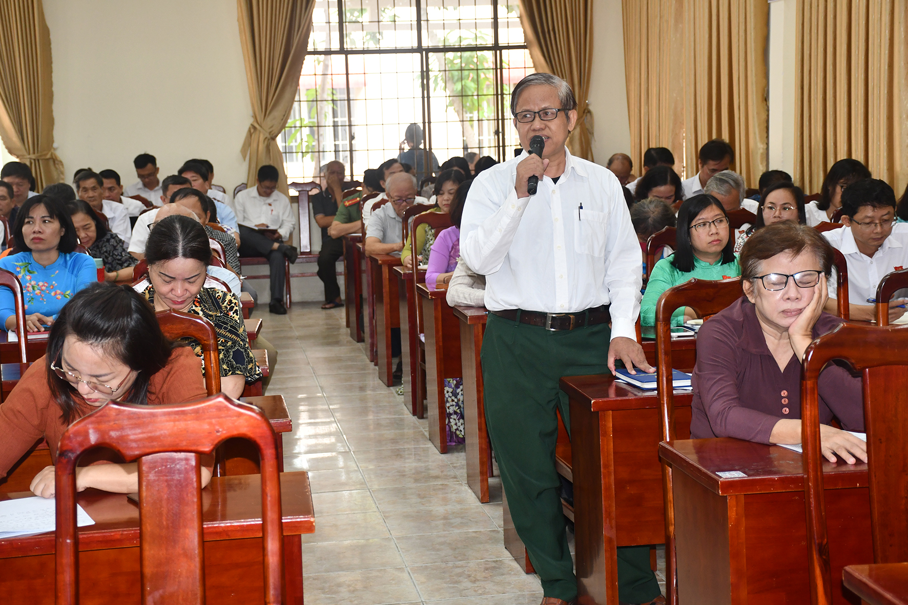 Cử tri Đặng Đình Nguyện (phường 7, TP. Vũng Tàu) đề nghị thay đổi phương án xây dựng tuyến đường sắt Biên Hòa – Vũng Tàu.