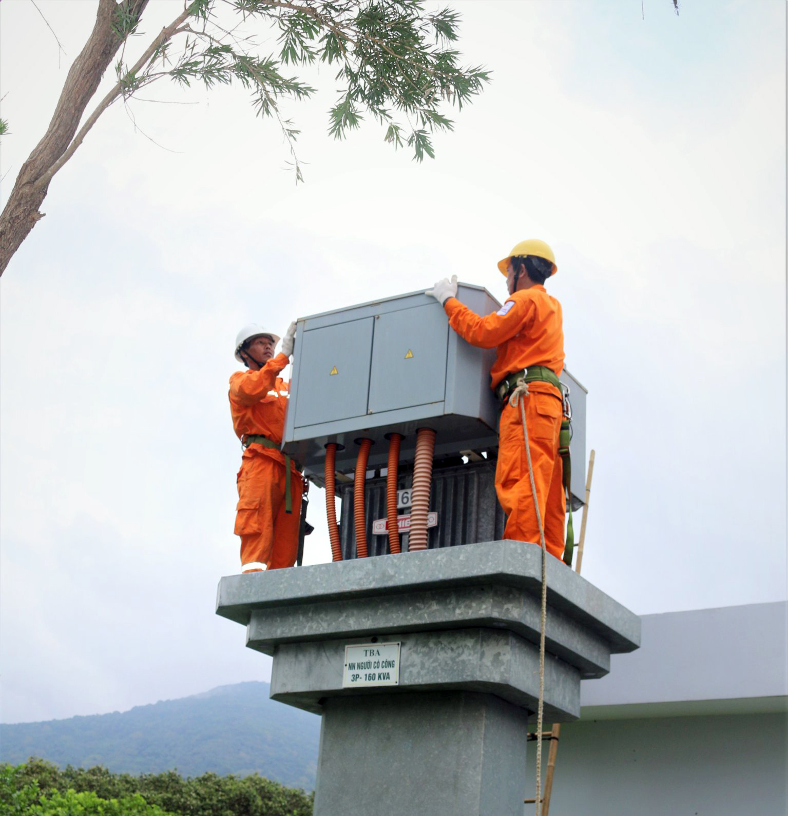 Việc thay ngày ghi chỉ số điện về cuối tháng giúp ngành điện thu thập chính xác dữ liệu tiêu thụ từng khu vực để bảo đảm kế hoạch cung cấp điện.