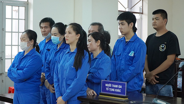 Đường dây tổ chức đánh bạc và đánh bạc bằng hình thức lô đề lãnh án.
