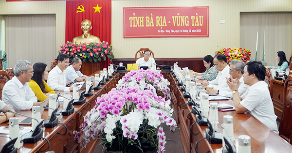 Chủ tịch UBND tỉnh Nguyễn Văn Thọ chủ trì cuộc họp.
