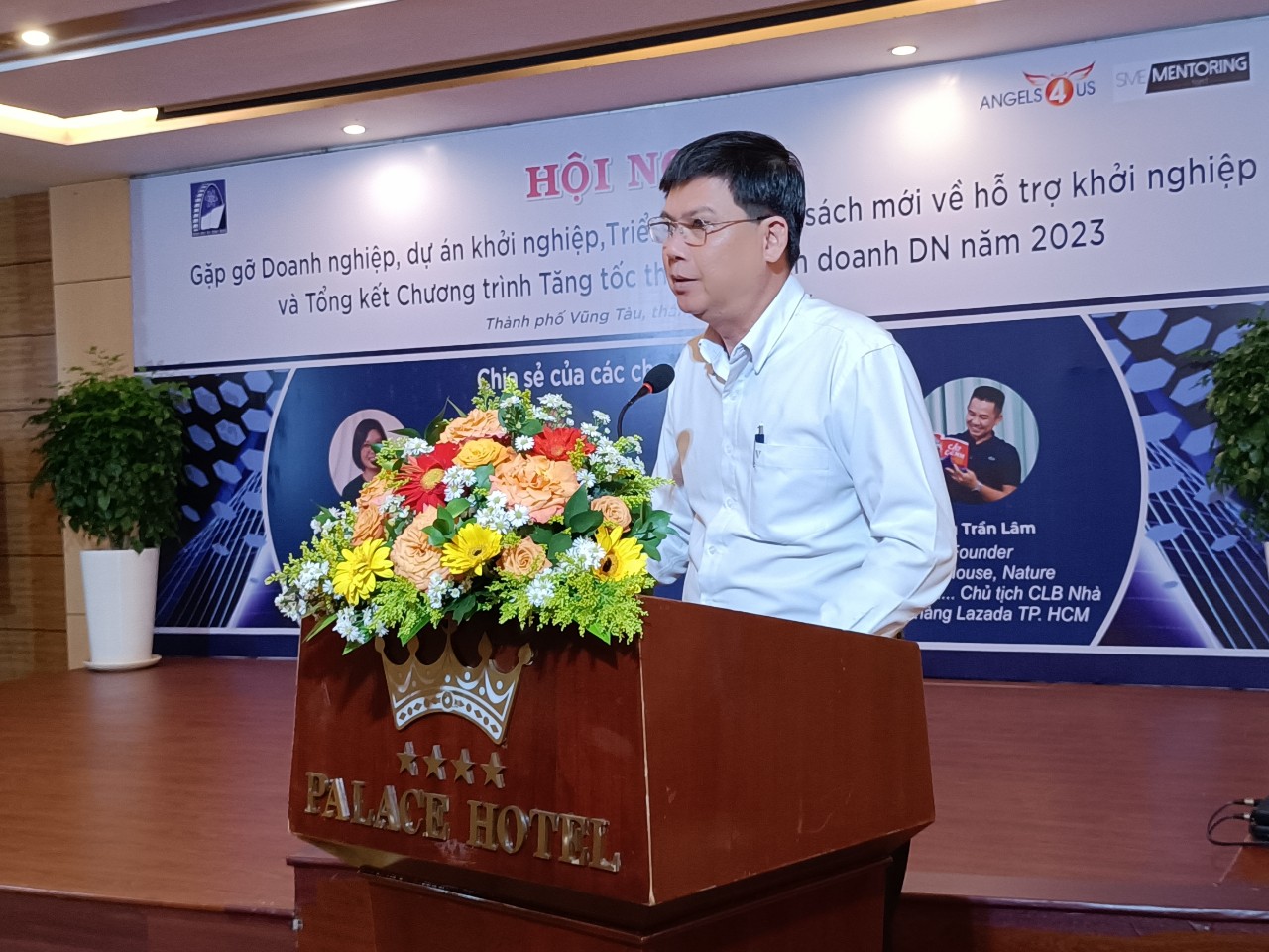 Phó Giám đốc Sở KH-CN Trần Duy Tâm Thanh triển khai Kế hoạch, chính sách mới về hỗ trợ doanh nghiệp vừa và nhỏ khởi nghiệp sáng tạo giai đoạn 2023- 2025 tại hội nghị