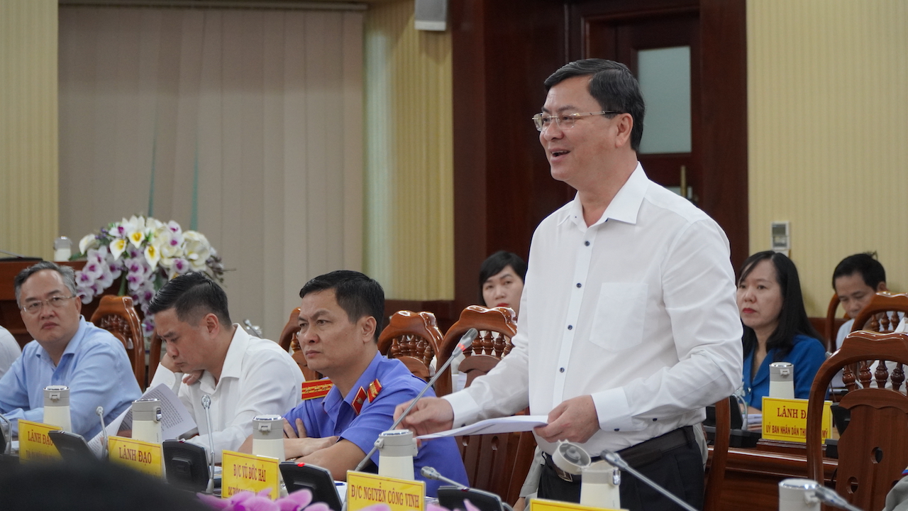 Ông Nguyễn Công Vinh, Phó Chủ tịch UBND tỉnh cùng lãnh đạo các sở, ngành và địa phương làm việc với đoàn kiểm tra.