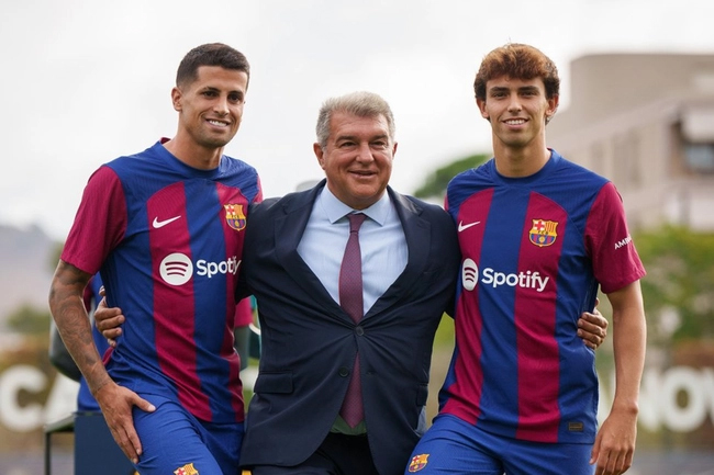 Barcelona chốt mua đứt bộ đôi Joao Felix  và Joao Cancelo.