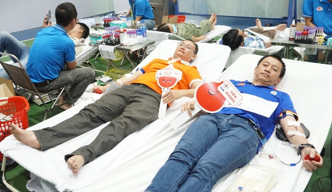 230 đơn vị máu đã được Trung tâm truyền máu bệnh viện Chợ Rẫy tiếp nhận.