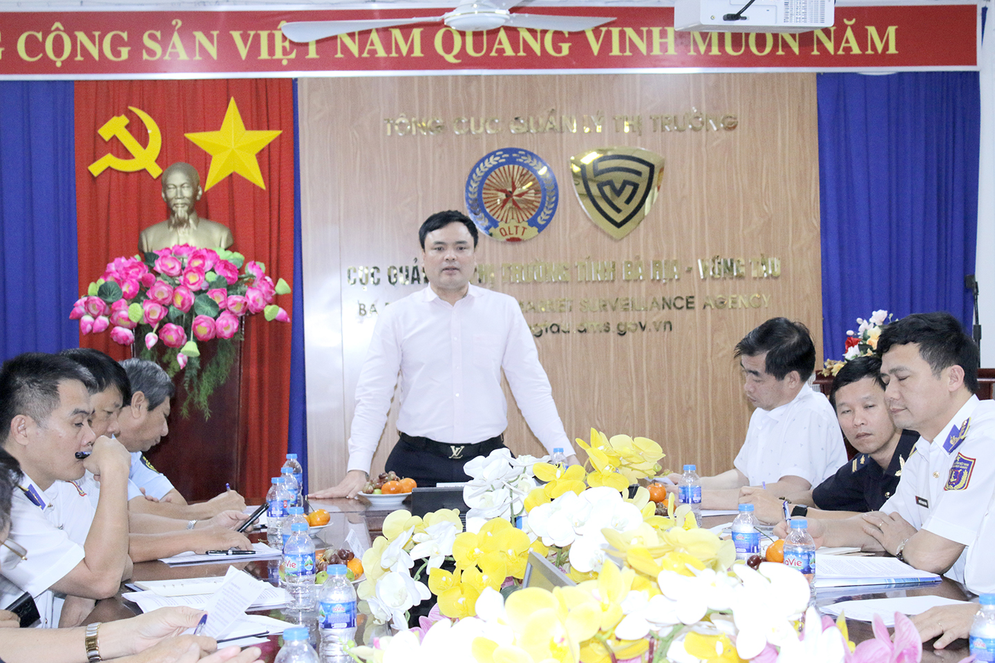 Ông Đặng Văn Dũng, Phó chánh Văn phòng Thường trực Ban Chỉ đạo 389 Quốc gia phát biểu tại buổi làm việc.