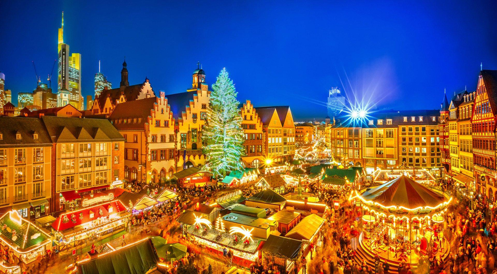 Các công trình kiến trúc ở Đức sáng rực trong mùa lễ hội Giáng sinh.
