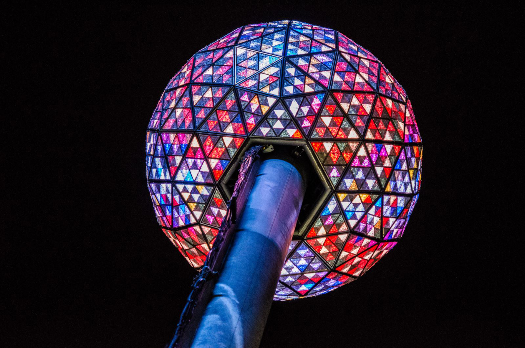  Lễ hạ quả cầu đếm ngược đến năm mới tại Quảng trường Thời Đại (New York - Mỹ).