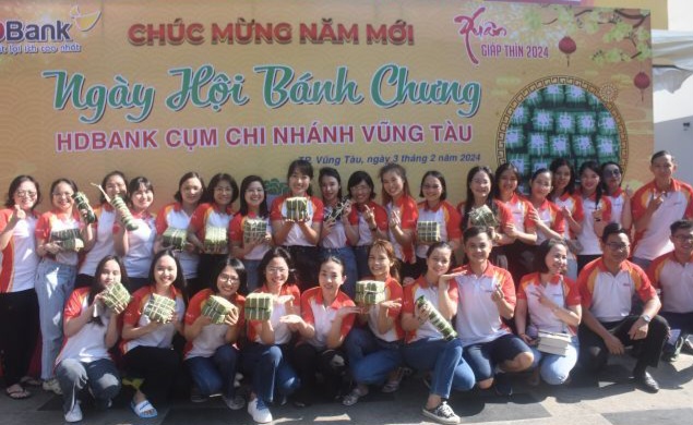 600 chiếc bánh chưng đã được cán bộ, nhân viên hoàn tất, sẵn sàng cho việc tặng bánh vào ngày 4/2