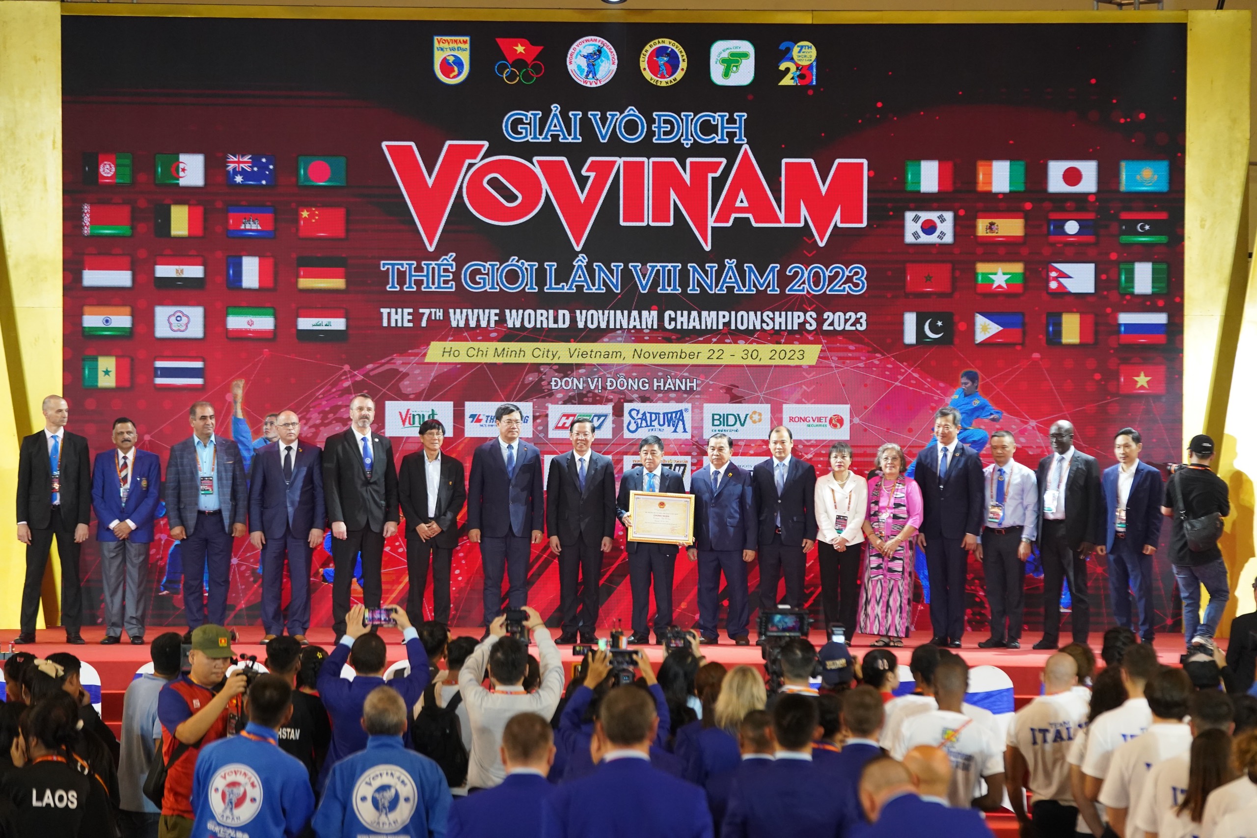 Vovinam vinh dự được trao Chứng nhận vovinam Việt Võ Đạo là Di sản văn hoá phi vật thể quốc gia. Ảnh: LONG GIANG