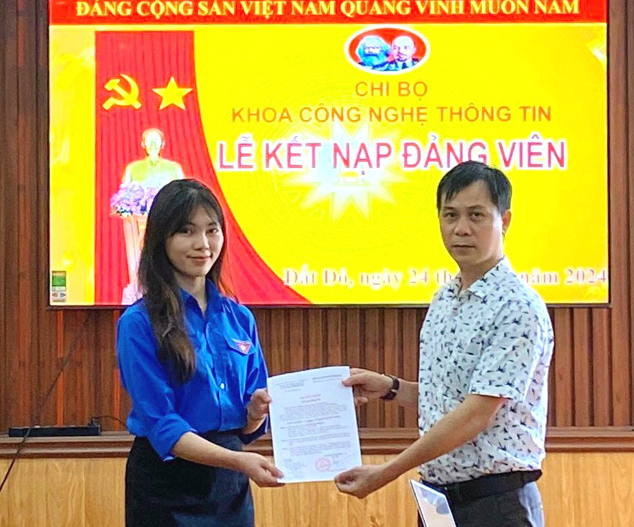 Quan tâm phát triển đảng viên nữ