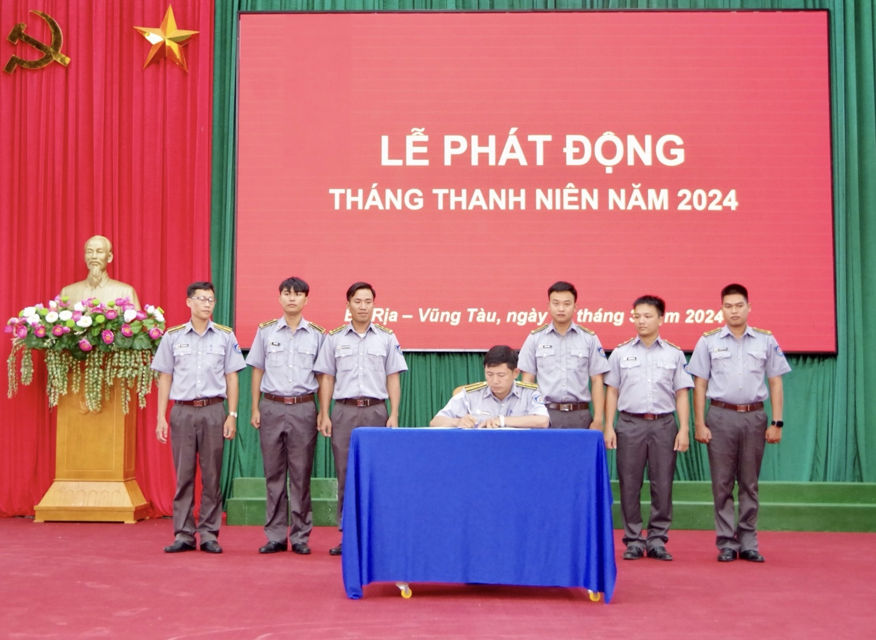 Đoàn cơ sở Chi đội Kiểm ngư số 2 ký kết phát động thi đua  Tháng Thanh niên 2024 .