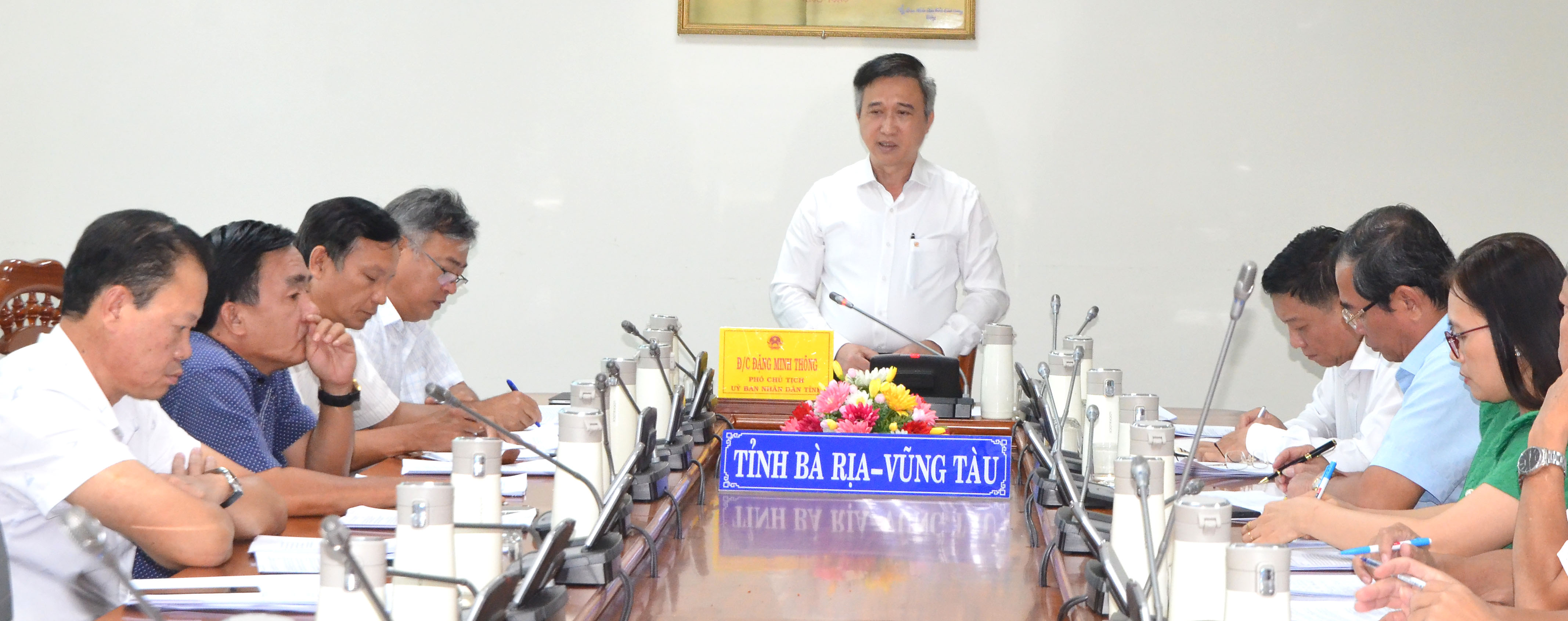 Ông Đặng Minh Thông, Phó Chủ tịch UBND tỉnh phát biểu chỉ đạo  tại cuộc họp.