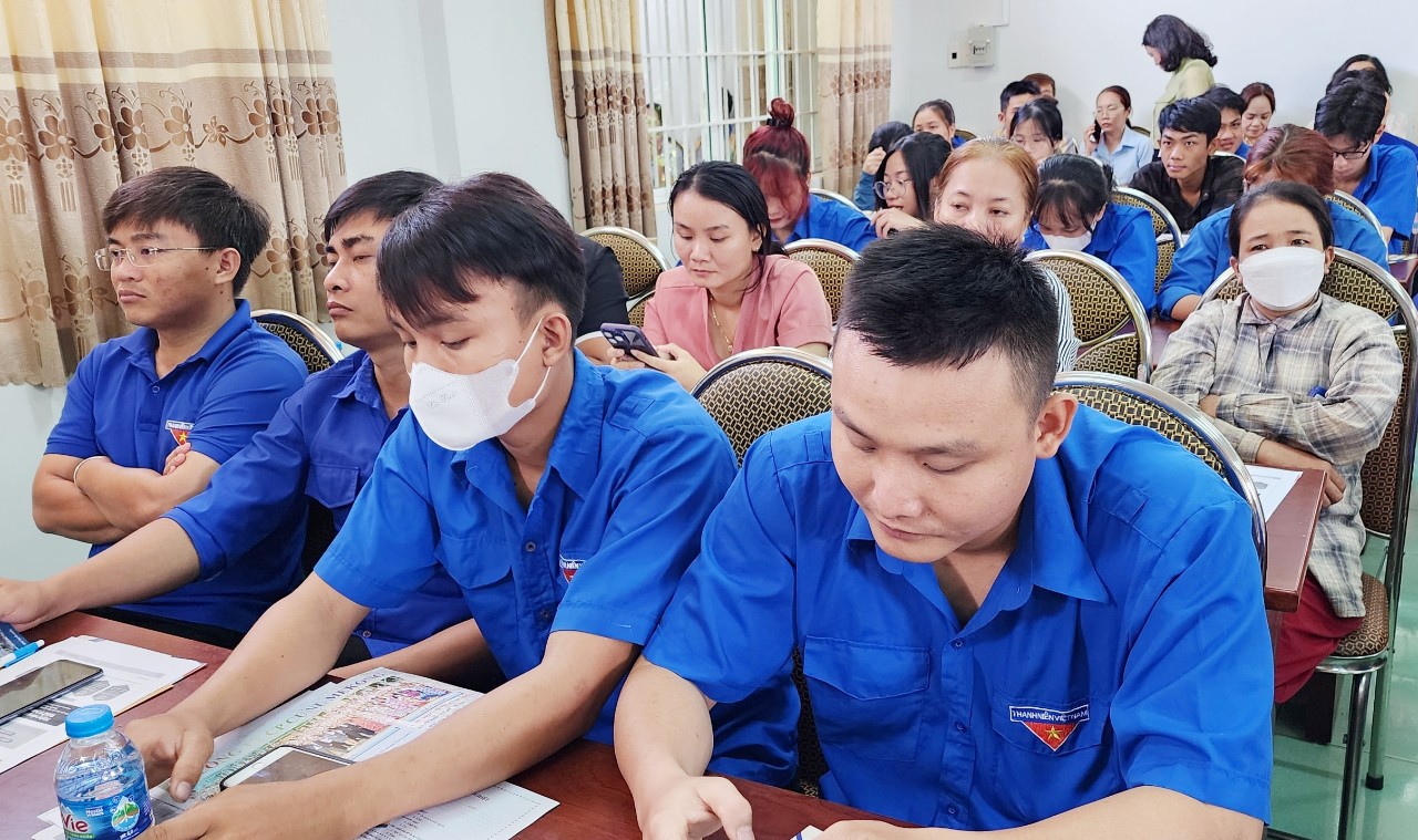 Nhiều thông tin về XKLĐ được cung cấp cho đoàn viên, NLĐ