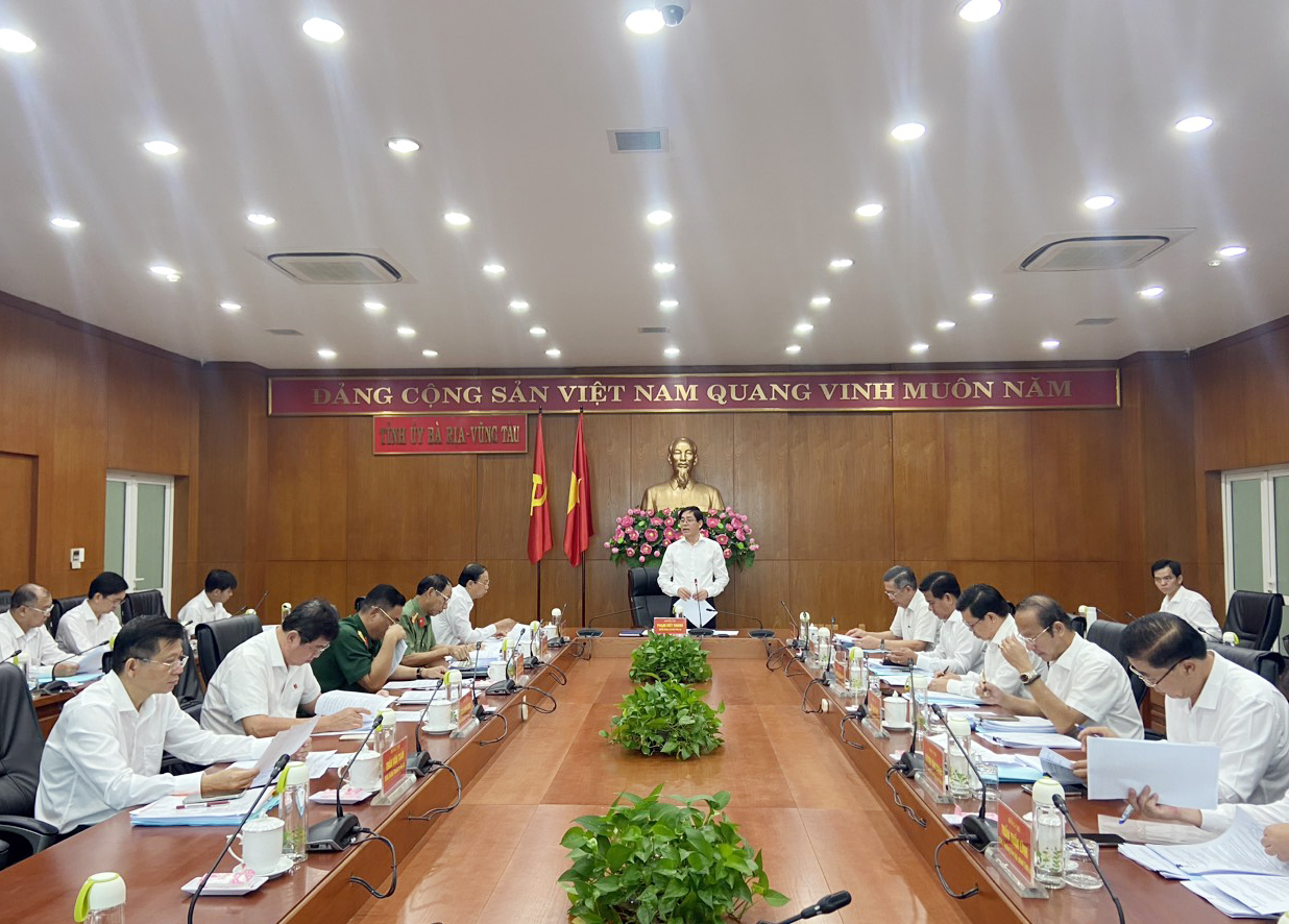 Bí thư Tỉnh ủy Phạm Viết Thanh phát biểu kết luận cuộc họp.