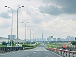 Đường cao tốc có tối thiểu 4 làn xe, tốc độ tối đa 120 km/h
