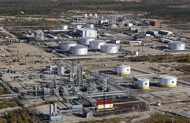 Nhà máy lọc dầu ở Tây Siberia, Nga.