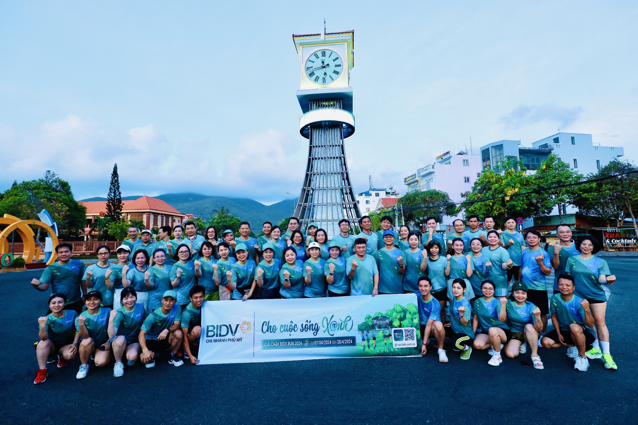 Hơn 100 vận động viên là đoàn viên, người lao động thuộc BIDV Phú Mỹ đang tham gia chạy trực tiếp tại Côn Đảo